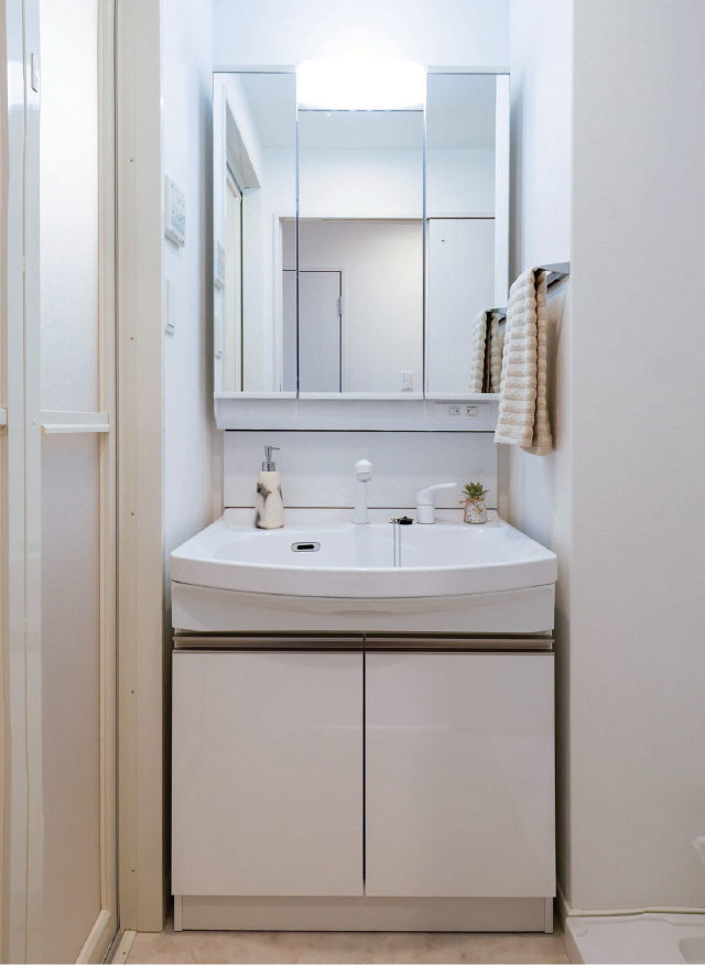 POWDER ROOM