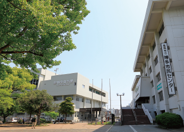 博多市民センター・図書館・体育館